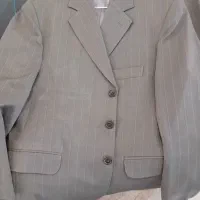 کت‌‌وشلوارسایز ۴۸ راه راه بسیار تمیز در حد نونو