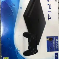 پی اس فور با دو دسته اصلی