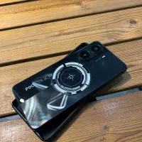 یک دستگاه Poco x7 pro تمیز