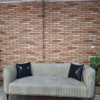 کاناپه ۳ نفره و میزآینه در حد نو