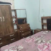 تخت خواب دو نفره و میز آرایش و دراور و میز پا تختی|تخت و سرویس خواب|بروجرد, |دیوار