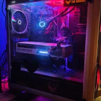 کیس گیمینگ Gaming ترجیحاً معاوضه با لپتاپ هم رده