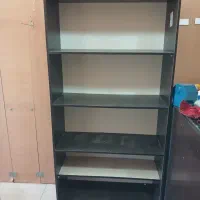 کمد چوبی و ویترین فروشگاهی در حد نو