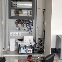 متخصص برق تلفن دوربین اینترنت برقکار