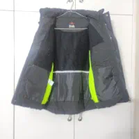 کاپشن|کفش و لباس بچه|مهاجران, |دیوار