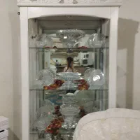 یک عدد بوفه تمیز وشیک