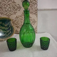 ظروف سبز رنگ