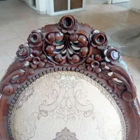یک دست مبلمان 9 نفره و 8 عدد صندلی ناهار خوری