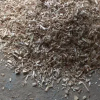 کارگر ساده  برای خردکن چوب