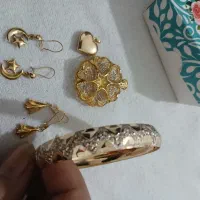 مقداری طلا بفروش می‌رسد