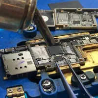 تعمیرکار موبایل هستم ۶ سال سابقه کار