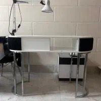 میز ناخن / کاملا نو و تمیز / کمتر از یکسال کار کرد