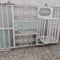 پنجره شیشه ایی