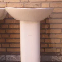 روشویی و شیر