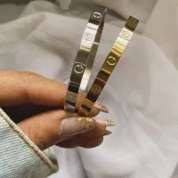 دستبند کارتی و میخی