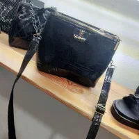 کیف و کفش مناسب