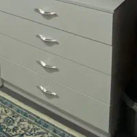 دراور، آینه تمام قد، کتابخانه