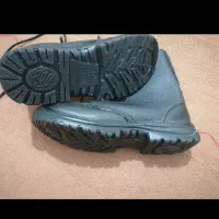 پوتین و کفش چرمی