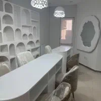 اجاره ی تخت مژه ، میز ناخن و پاکسازی پوست|آرایشگاه و سالن‌های زیبایی|شیراز, سینما سعدی|دیوار