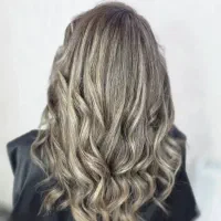 انجام خدمات رنگ و لایت