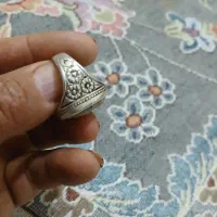انگشتره نقره نگین