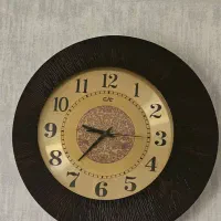 ساعت دیواری در حد نو