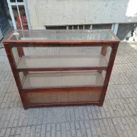 ویترین ومیز کار