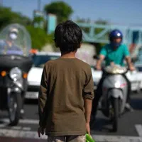 مربی نگهداری کودک در مرکز شبه خانواده