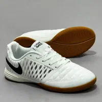 کفش کتونی کتانی فوتسال فوتسالی سالنی سالن لونارگتو