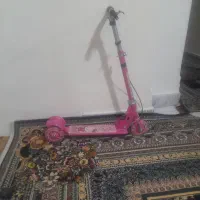 یک عدد اسکوتر در حد نو سالم