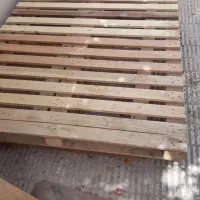 پالت چوبی خیلی بزرگ