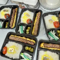 تهیه غذای گلستان