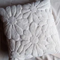 کوسن پانچدوزی|رختخواب، بالش، پتو|تهران, هلال احمر|دیوار