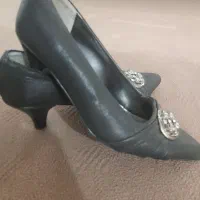 کفش|کیف، کفش، کمربند|سلماس, |دیوار