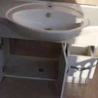 یک عدد روشویی باکسی دیواری|لوازم سرویس بهداشتی|تهران, درب دوم|دیوار