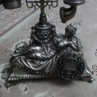 تلفن برنجی نو اصلا استفاده نشده.