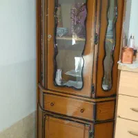 کمد ایستاده