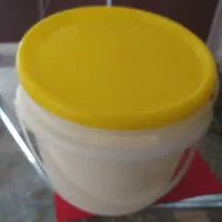 فروش تعدادی سطل ماست