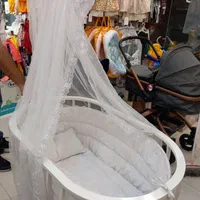 تخت کنار مادر بیضی