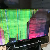 تلویزیون  ال ای دی 42 اینچ مالی صفحه ضربه خورده|تلویزیون و پروژکتور|خرم‌آباد, |دیوار