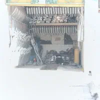 مغازه تجاری بر خیابان اصلی بلوار امام