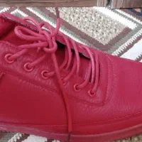 کفش اسپرت قرمز