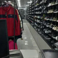 فروشنده خانم(کفش فروشی)