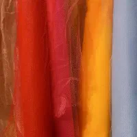 مقدار زیادی تور همه رنگ و همه مدل