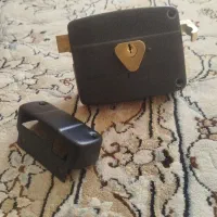 یک عدد قفل درب مشکی