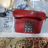تلفن دکمه ای قدیمی