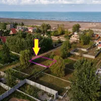 زمین ساحلی مشرف به دریای زیبای خزر منطقه آزادگیلان