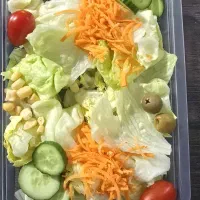 کارگر مرد جهت کار در کارگاه تولید مواد غذایی