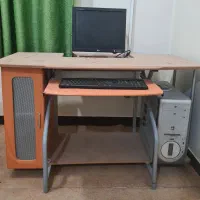 میز کامپیوتر، کیس کامپیوتر و مانیتور ۱۷ اینچ