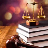 وکیل پایه یک دادگستری(مشاور حقوقی)